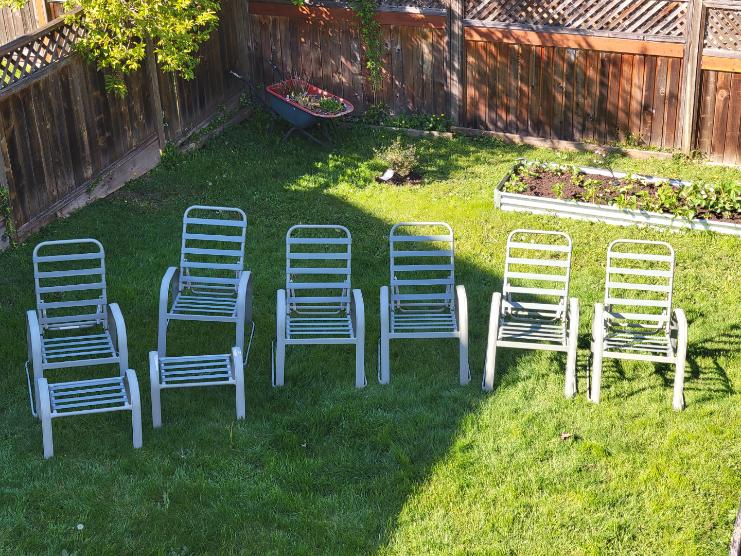 Outdoor Patio Set: Table, 6 Chairs & Cushions