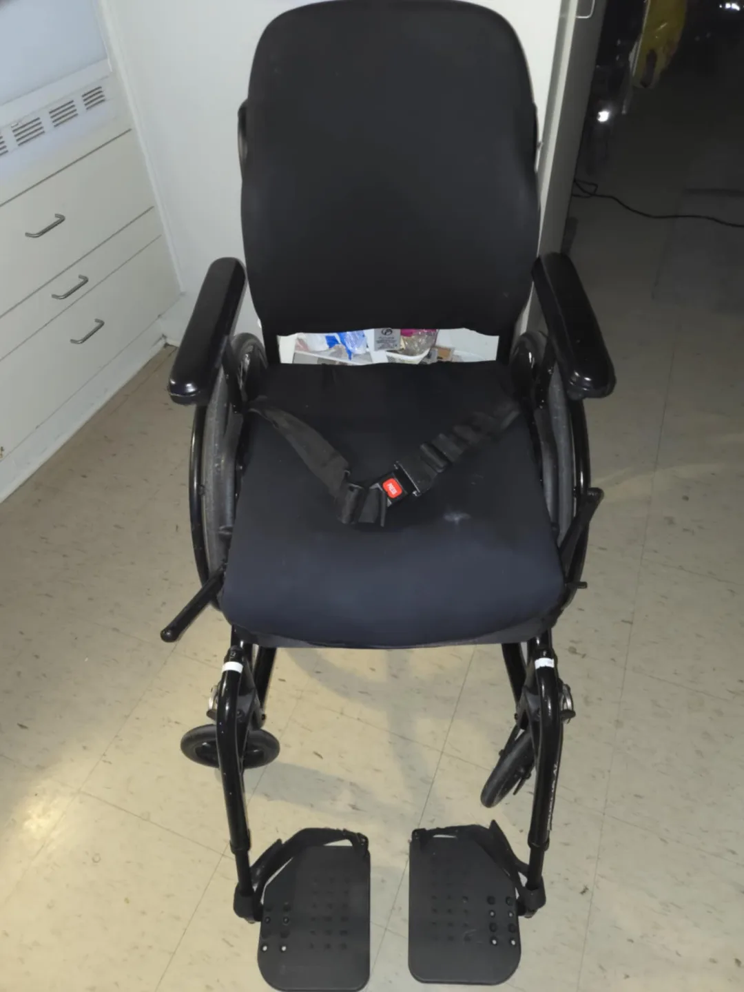 Lightly Used Wheelchair - Excellent Condition thumbnail