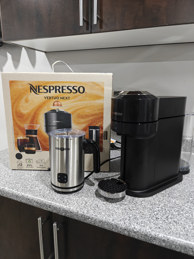 Nespresso Vertuo Next Premium & Paris Rhône Milk Frother