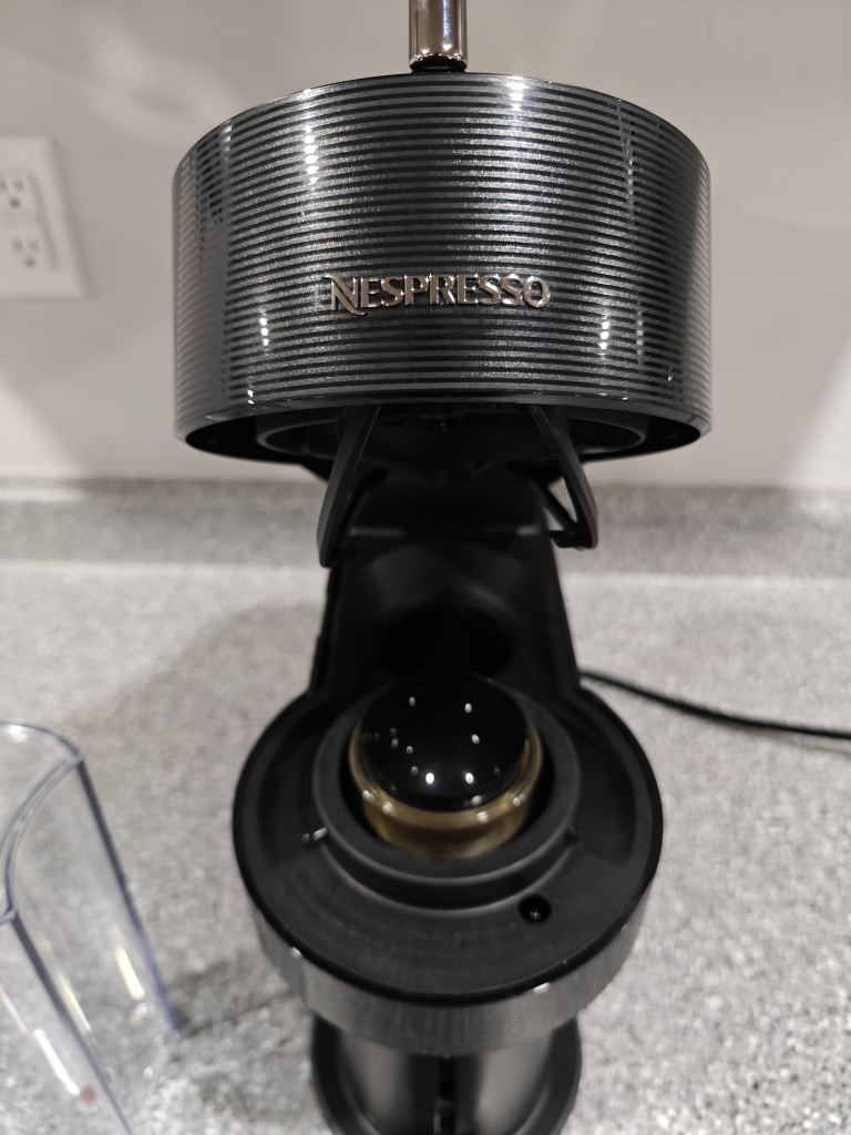 Nespresso Vertuo Next Premium & Paris Rhône Milk Frother - photo 5