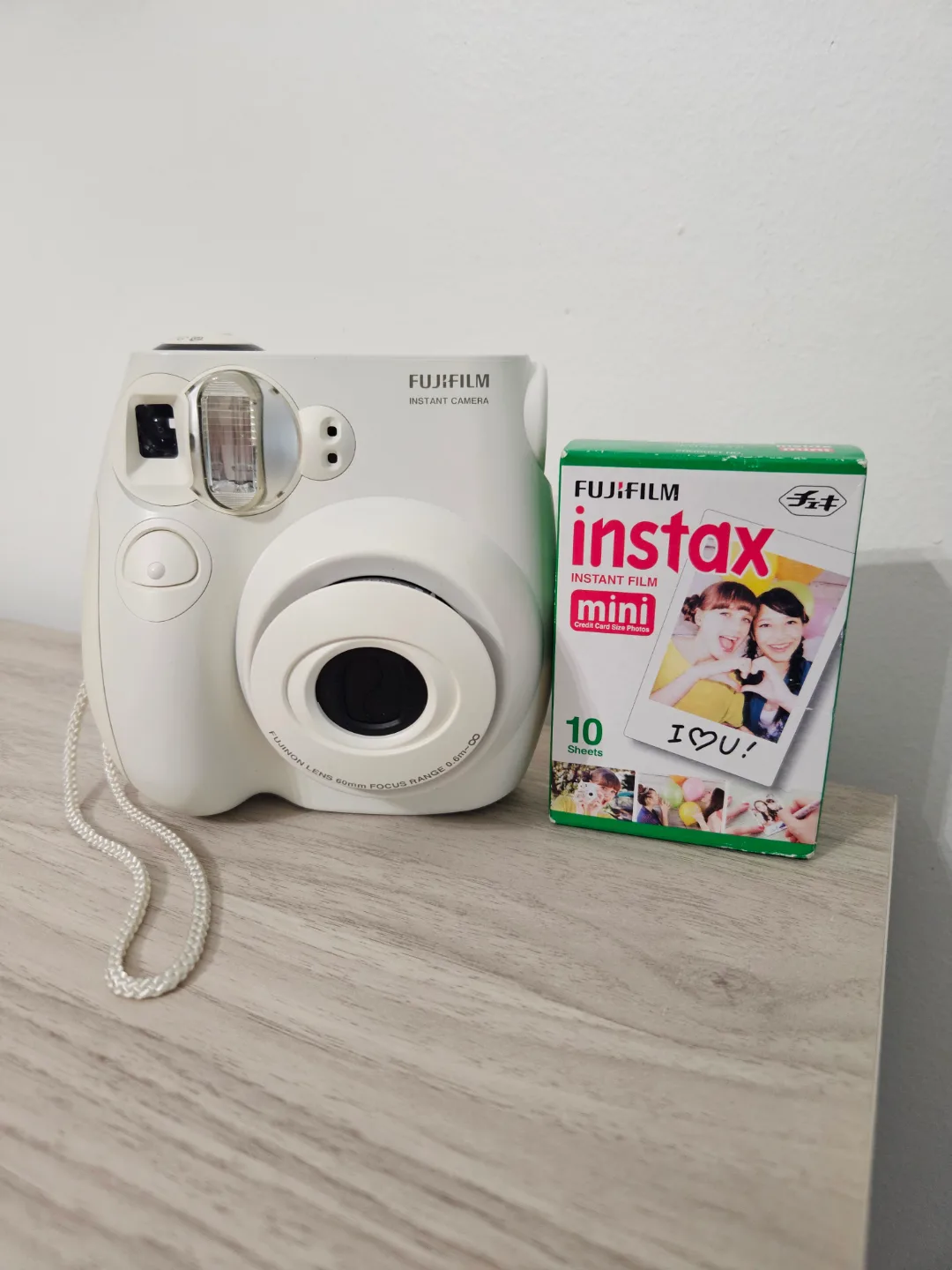 Fujifilm Instax Mini 7s Instant Camera thumbnail