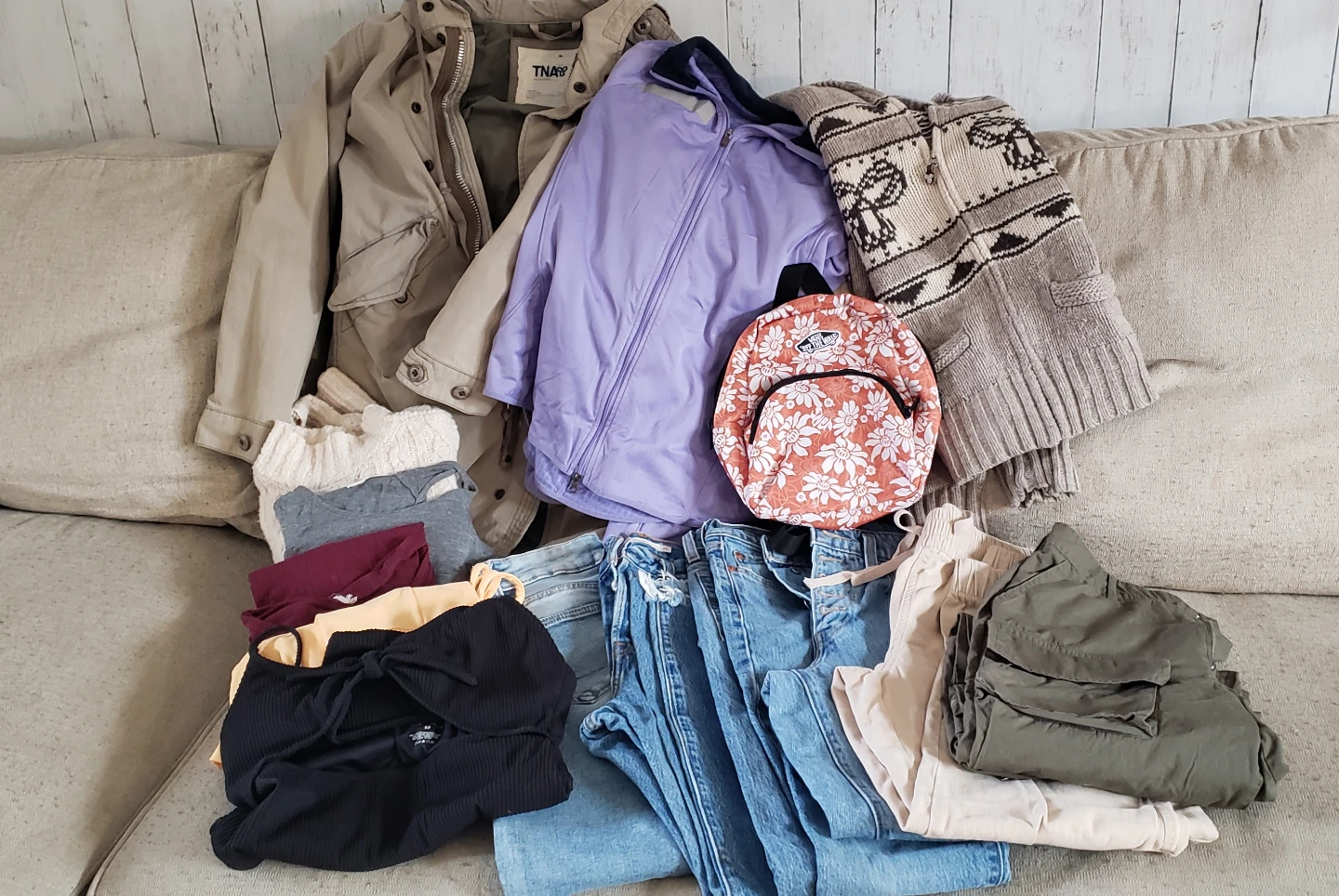Ladies/girls brand name clothing lot xs/sm. Everything included