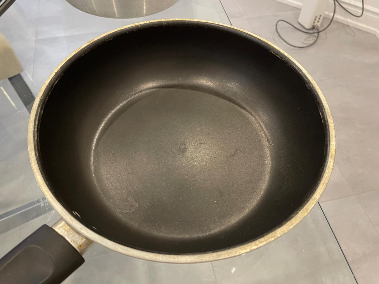 4-Piece Cookware Set: 2 Pots & 2 Frying Pans - photo 3