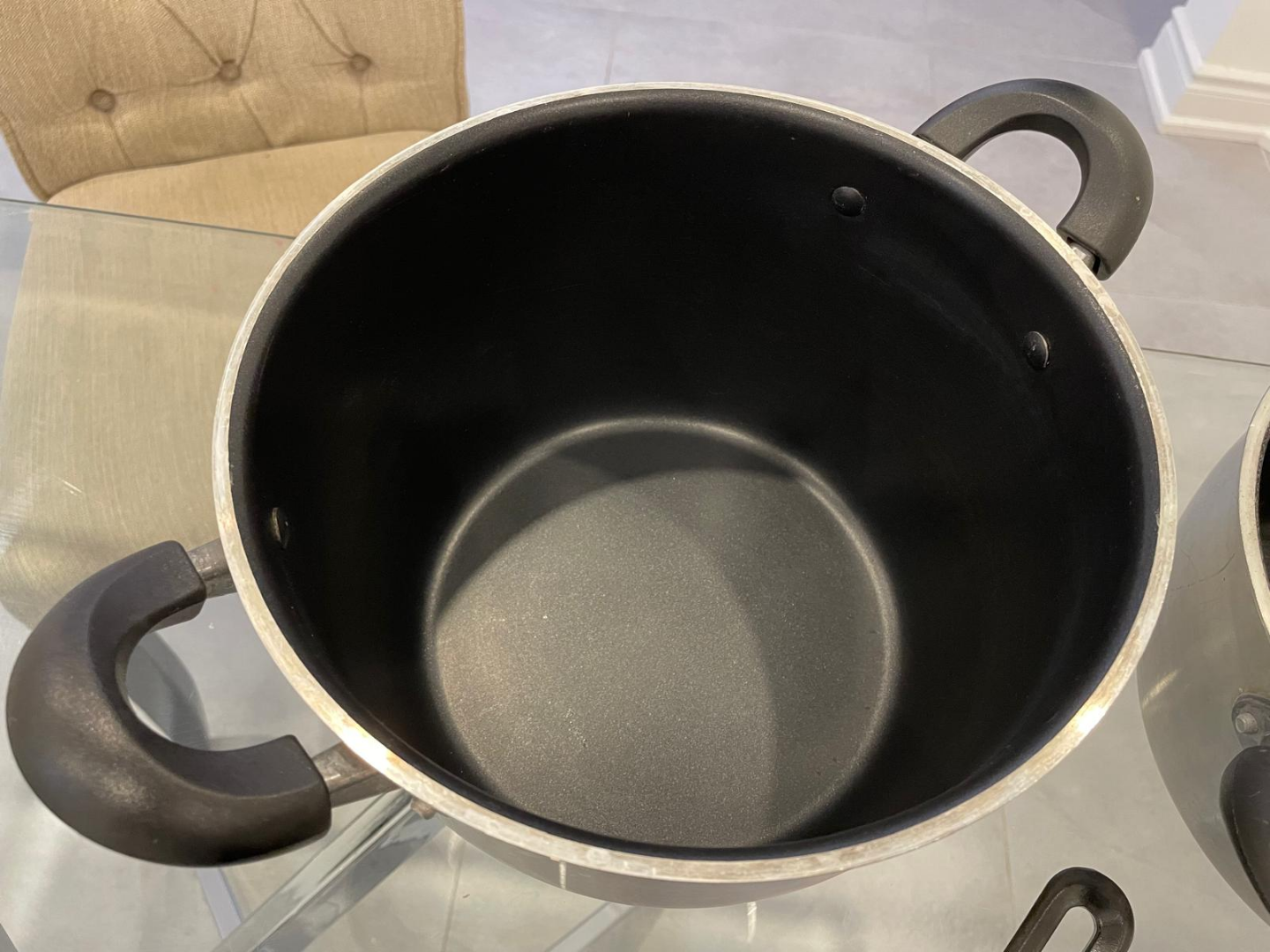 4-Piece Cookware Set: 2 Pots & 2 Frying Pans - photo 4