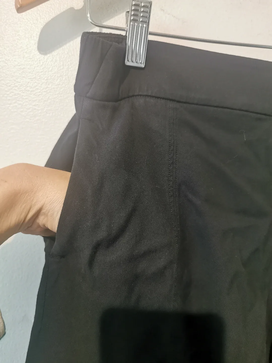 Lululemon Metropolis Maven High Rise Crop Solid Black S8 image indicator(7)