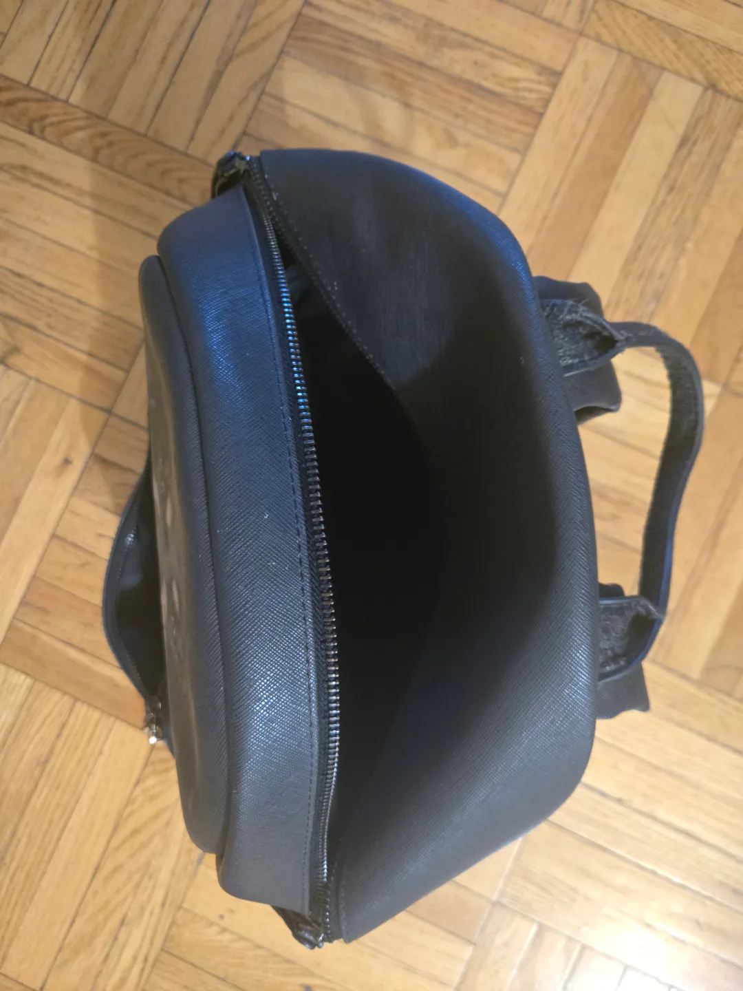 Givenchy Rottweiler Backpack image indicator(2)