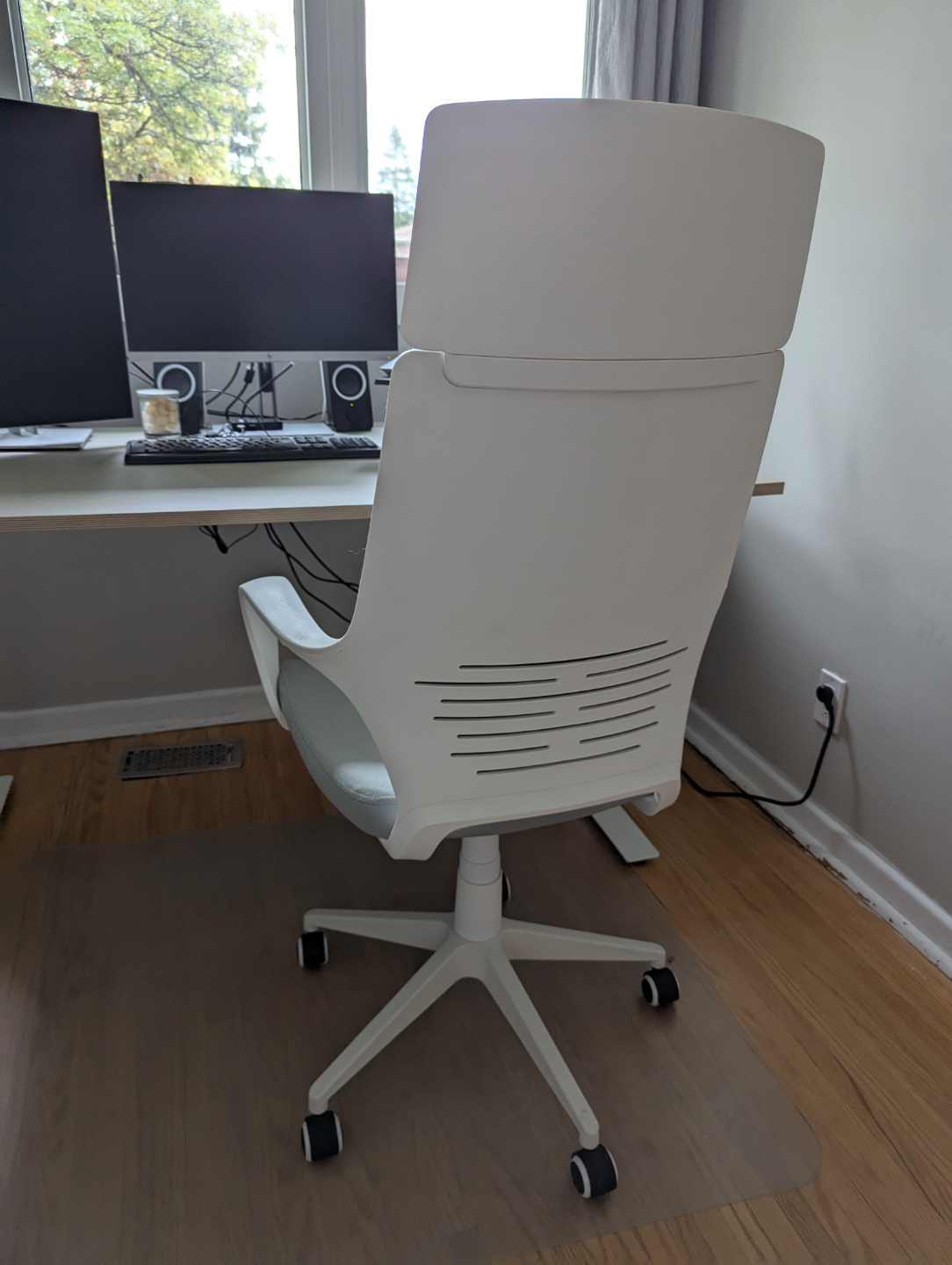 White and Grey Office Chair - photo 2
