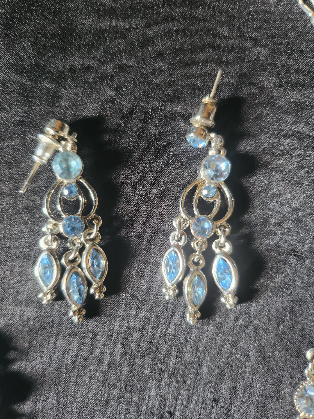 Stunning Light Blue Crystal Necklace and Earring Set - photo 3