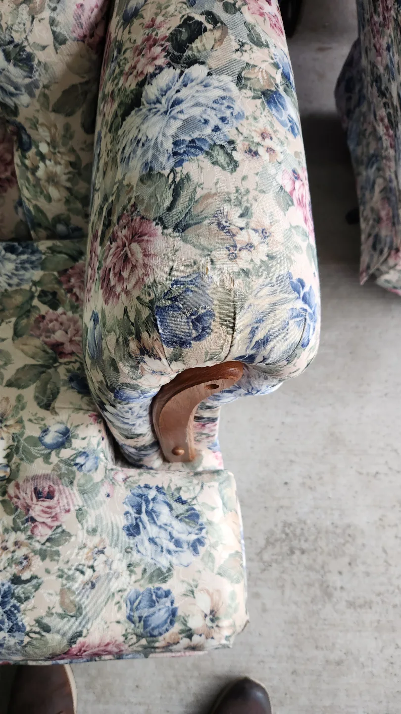 Floral Sofa and Swivel Chair Set image indicator(4)