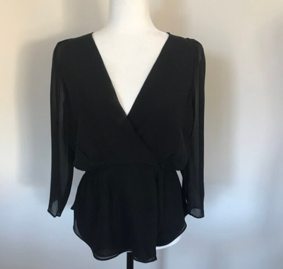 Ariztia Babaton Black 100% Silk Blouse 🧡