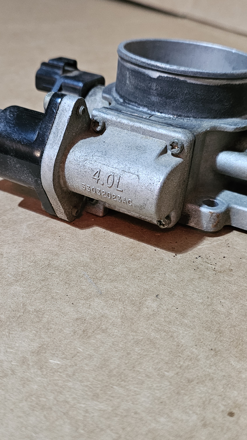 Jeep 4.0L throttle body with sensors - photo 3