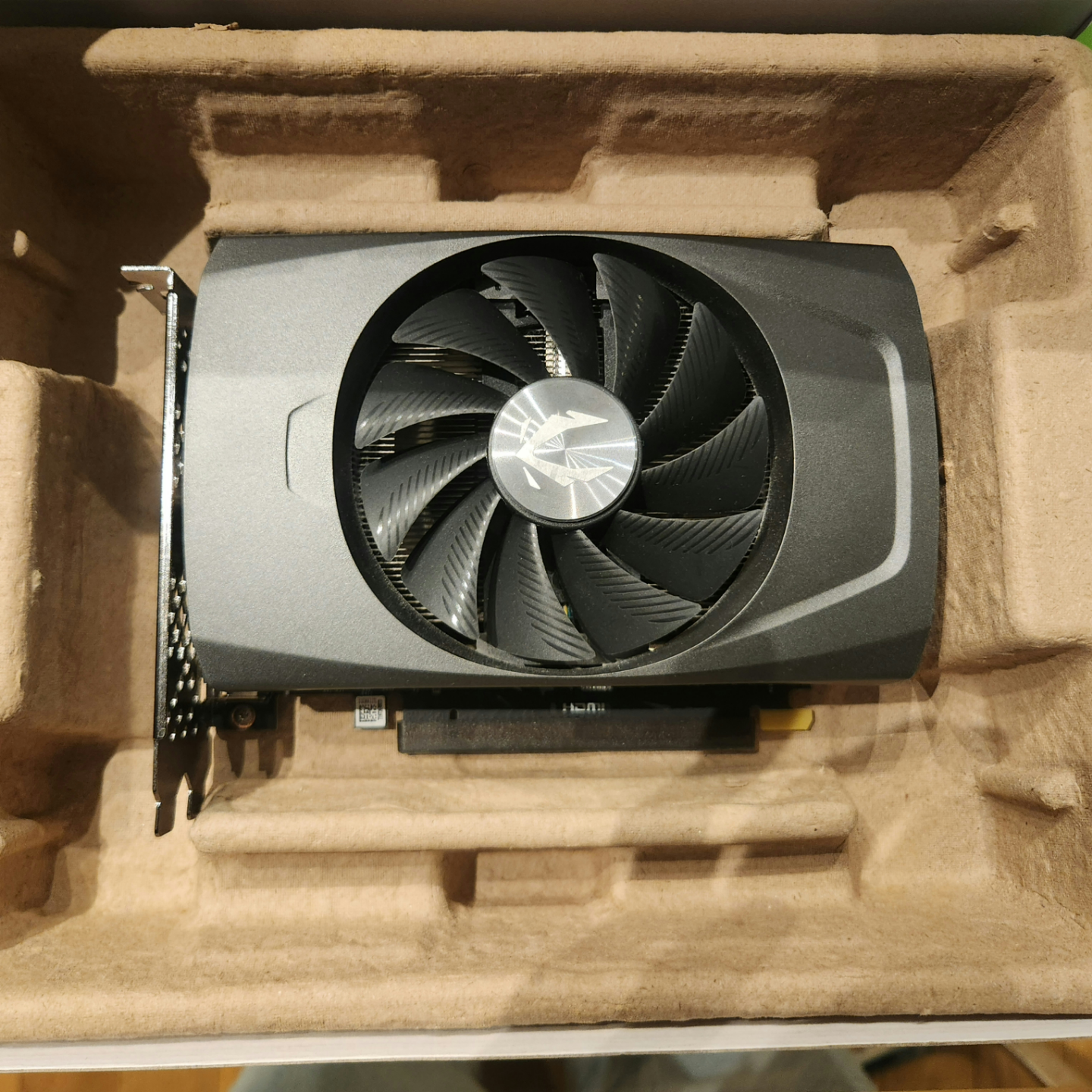 Nvidia 4060 Zotac solo