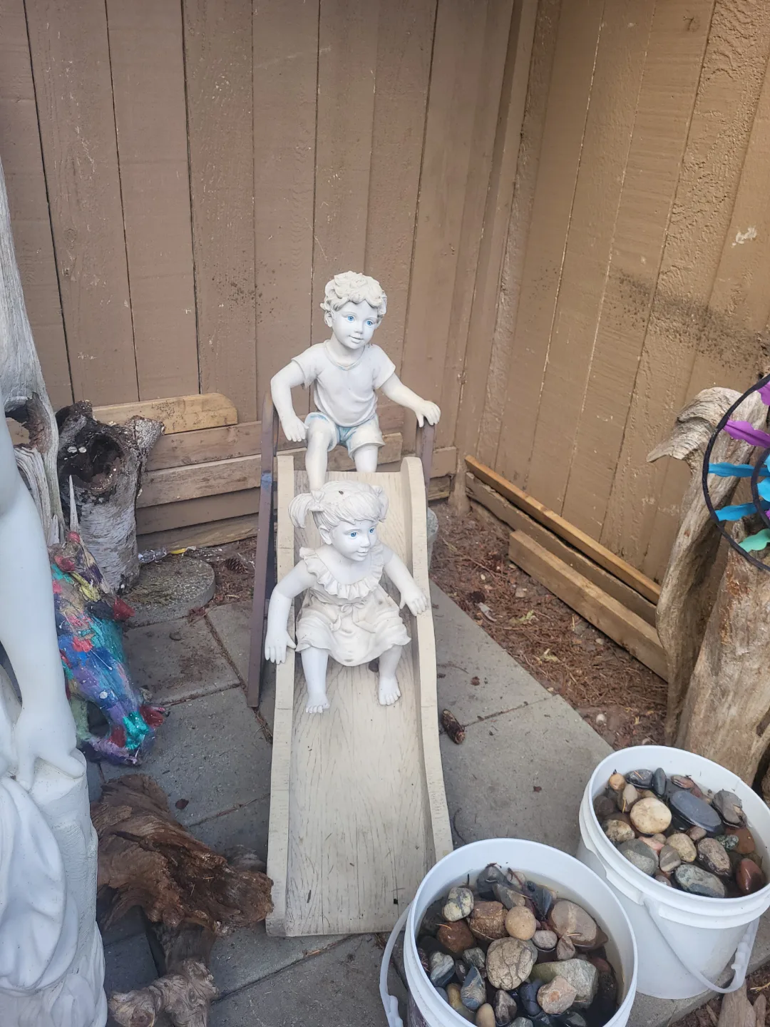 garden/lawn statue image indicator(2)