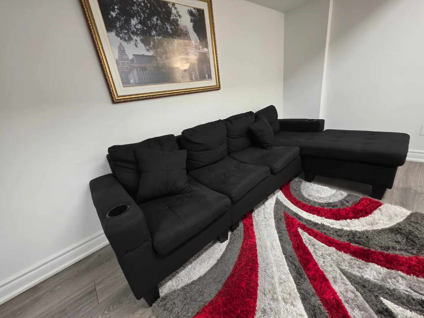 Black sectional sofa with chaise lounge image indicator(5)