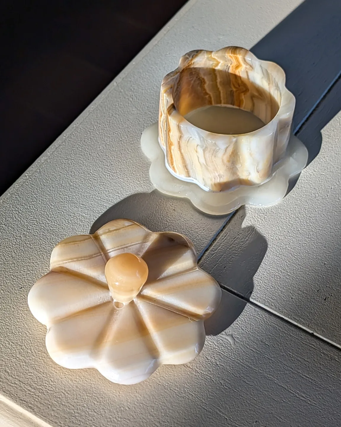 Unique Onyx Trinket Box. Vintage Onyx Ring Box image indicator(4)