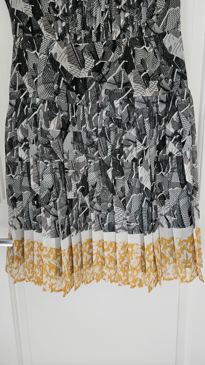 Beautiful Halogen Pleated Abstract Print Dress, Size Small - photo 4