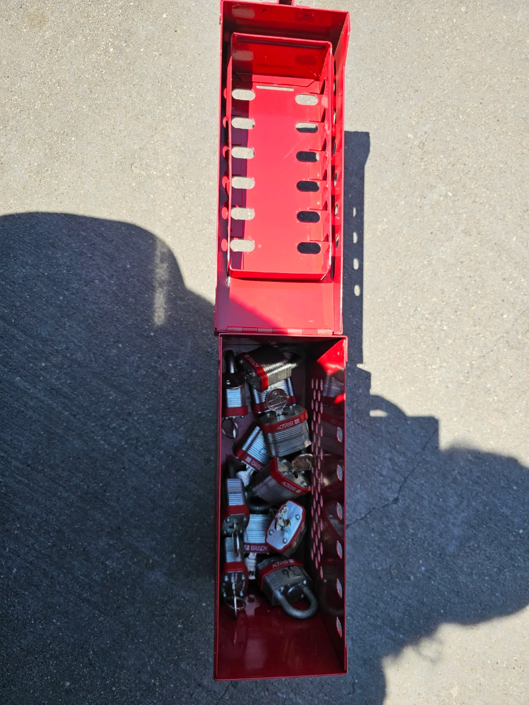 Brady Lockout Box with Padlocks image indicator(3)