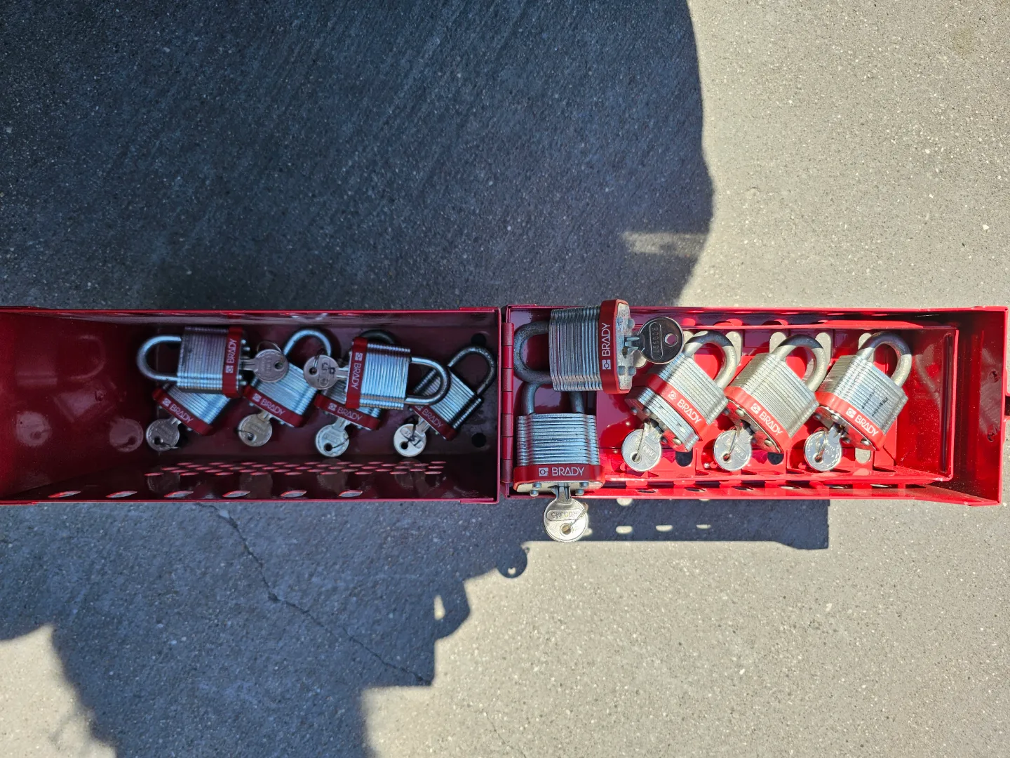 Brady Lockout Box with Padlocks image indicator(4)
