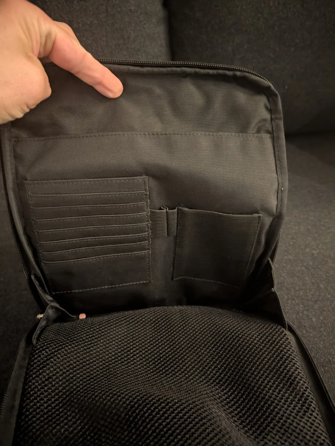 ROOTS MENS Leather & Nylon Crossbody Shoulder Bag image indicator(4)