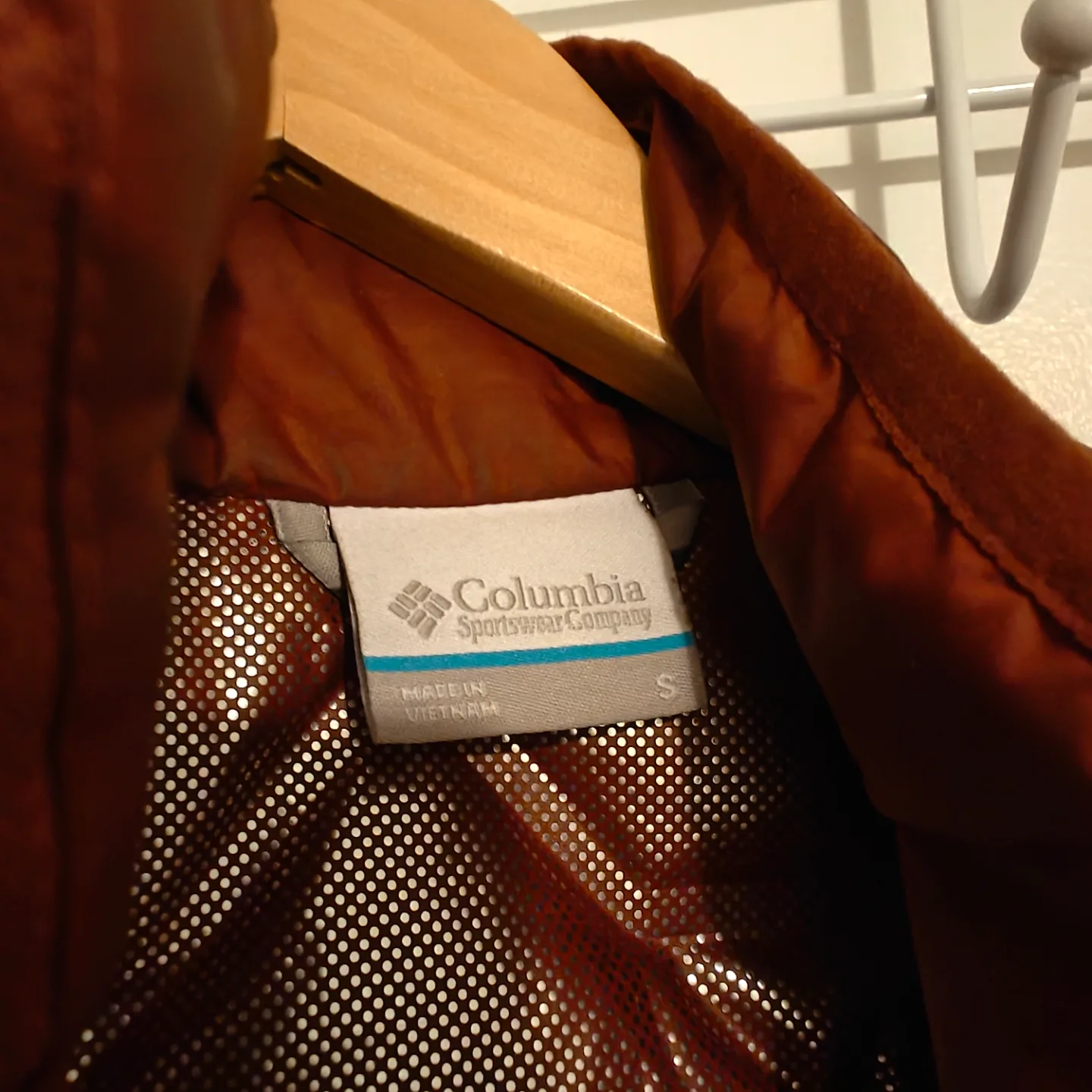 Red Puffer - Packable 650 Down Fill - Spring Fall Jacket image indicator(2)