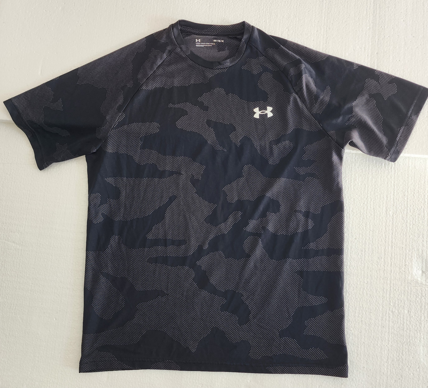 Under Armour Men's Medium Black Camo T-Shirt