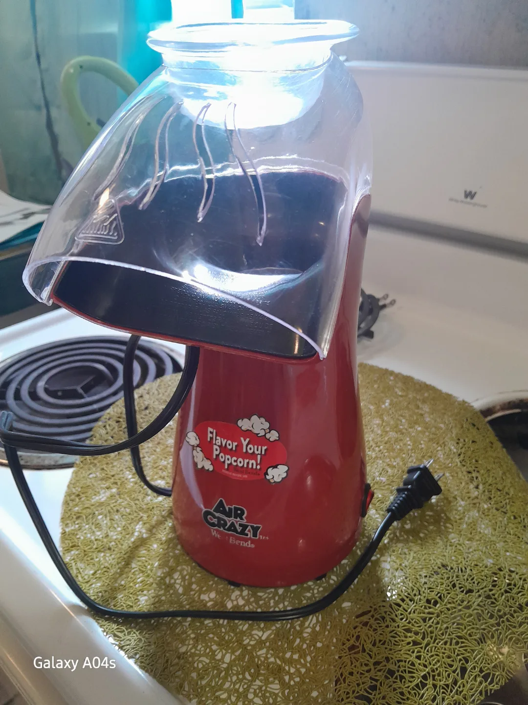 West Bend Air Crazy Hot Air Popcorn Popper image indicator(3)