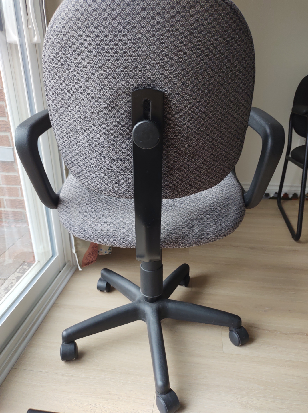 office chair - photo 2