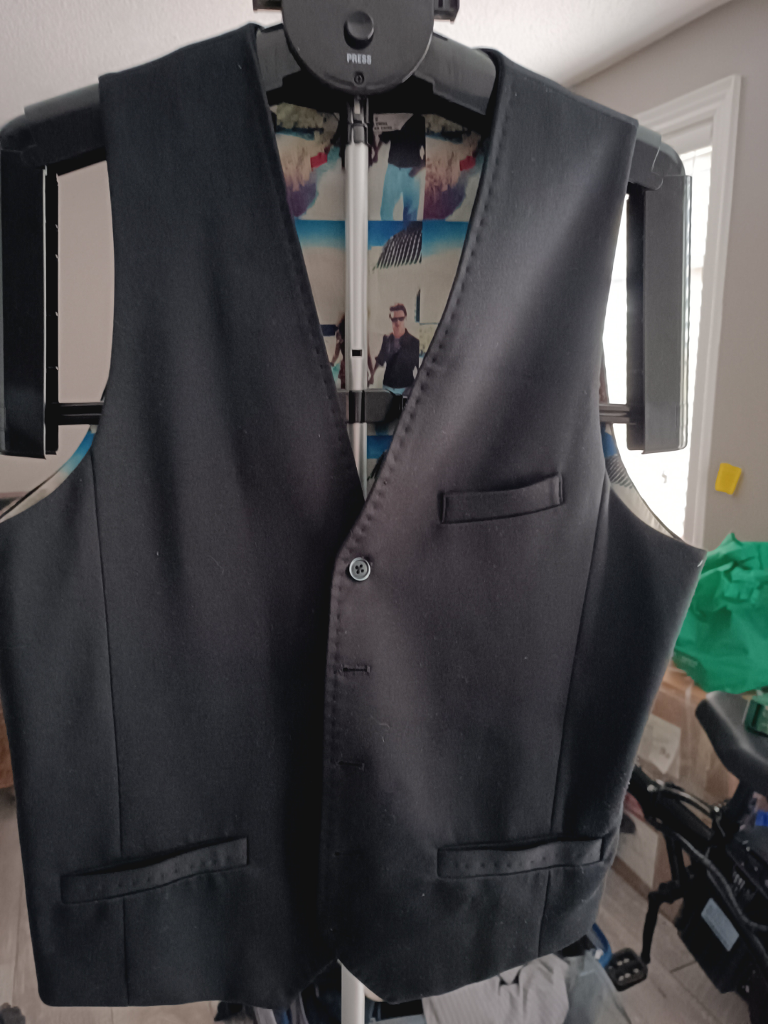 LE CHATEAU Men's Black Suit Vest