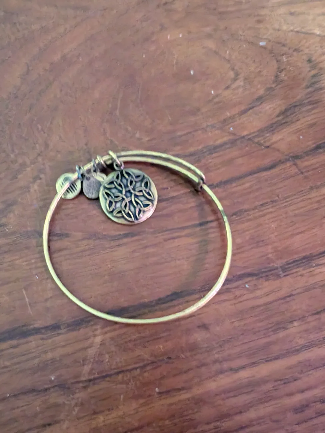 Assorted Earrings and Bracelet Bundle image indicator(4)