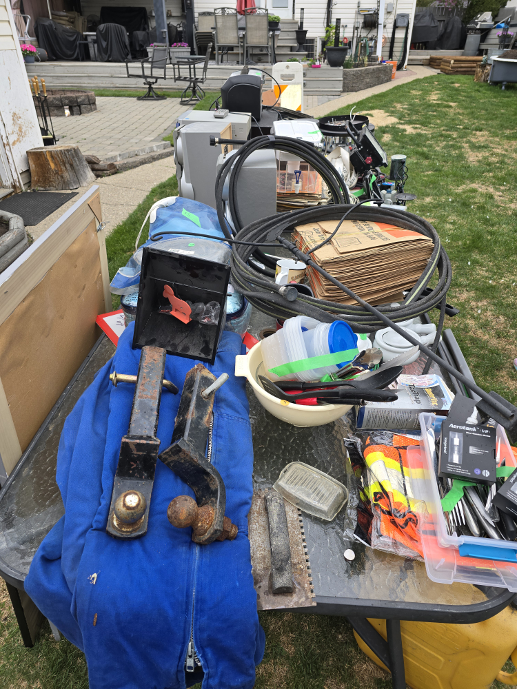 Yard Sale Electronics and Miscellaneous Items - photo 2