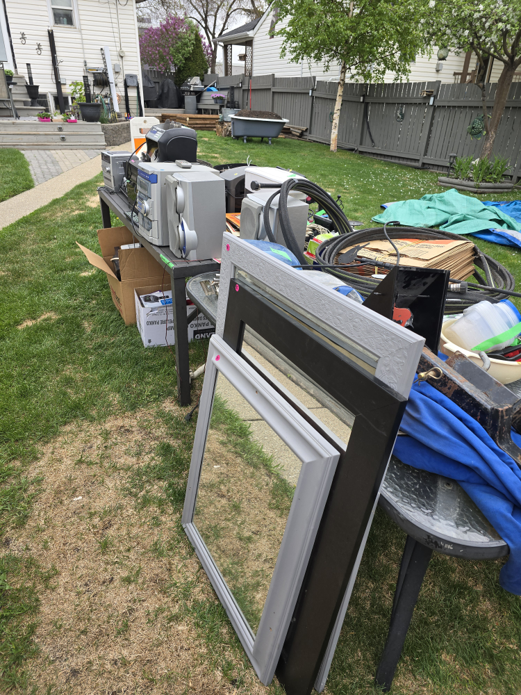 Yard Sale Electronics and Miscellaneous Items - photo 3