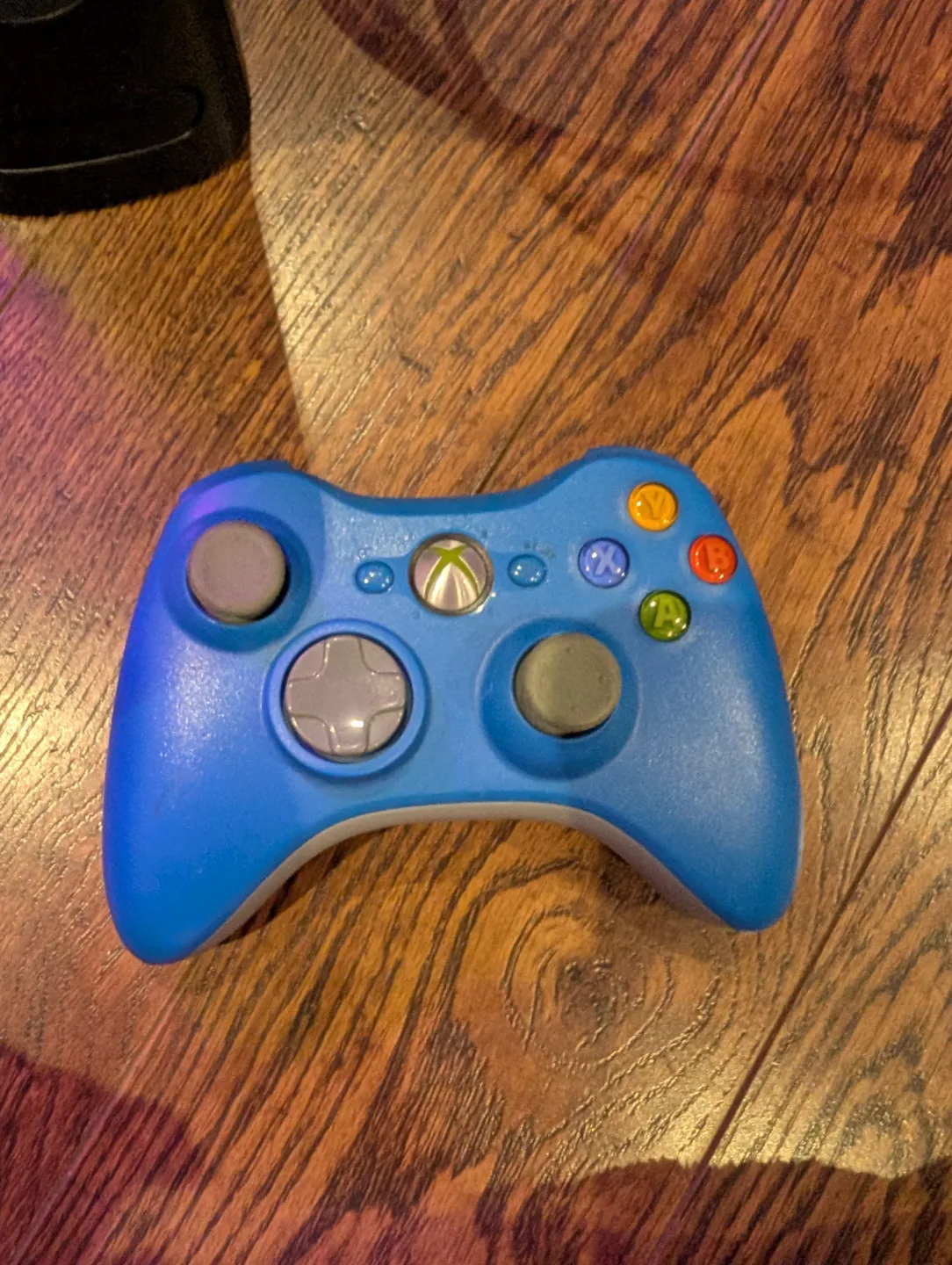 Pair of Xbox 360 Wireless Controllers thumbnail