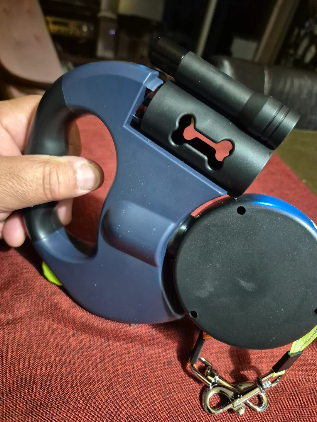 Double Retractable Dog Leash with Built-in LED Flashlight thumbnail