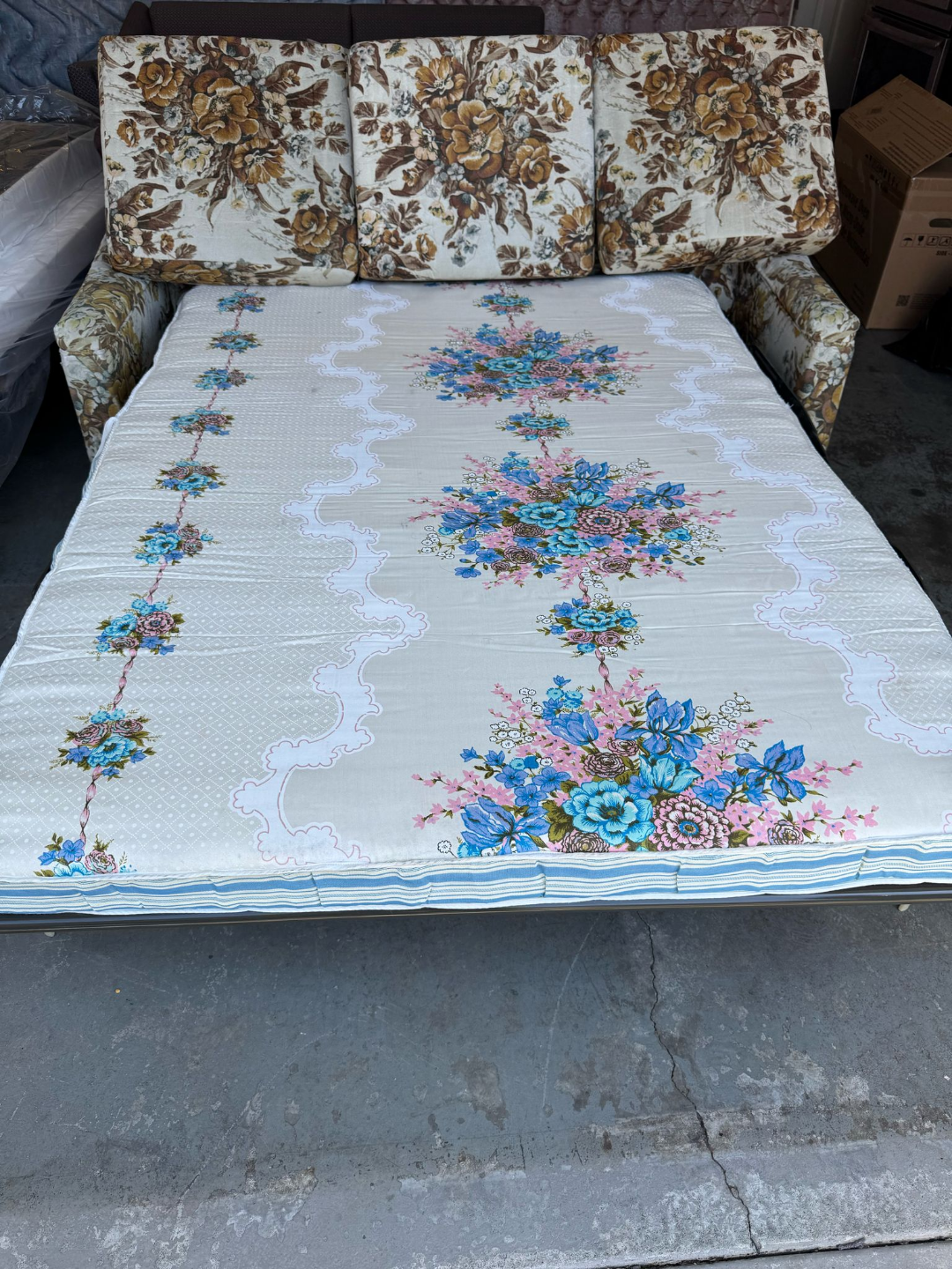 Vintage Floral Sofa Bed - photo 3