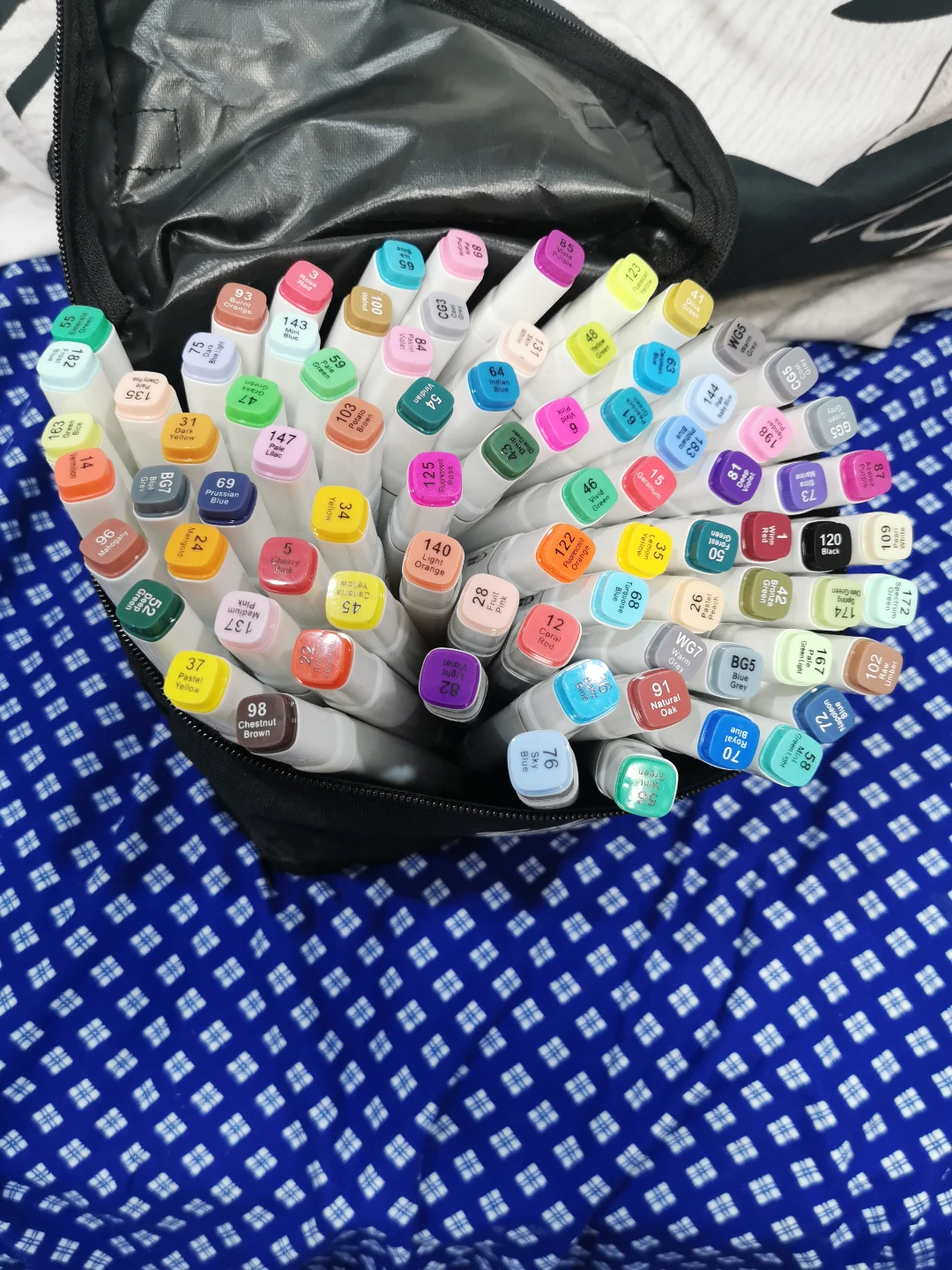 80-Piece Touch Colouring Markers Set with Case - photo 3