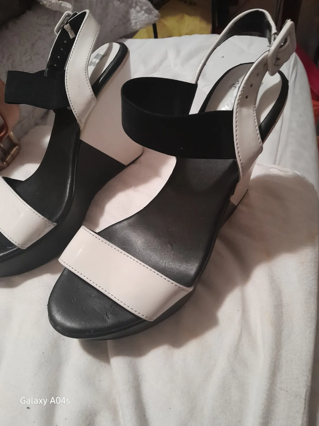 Women's Black and White Wedge Sandals image indicator(2)