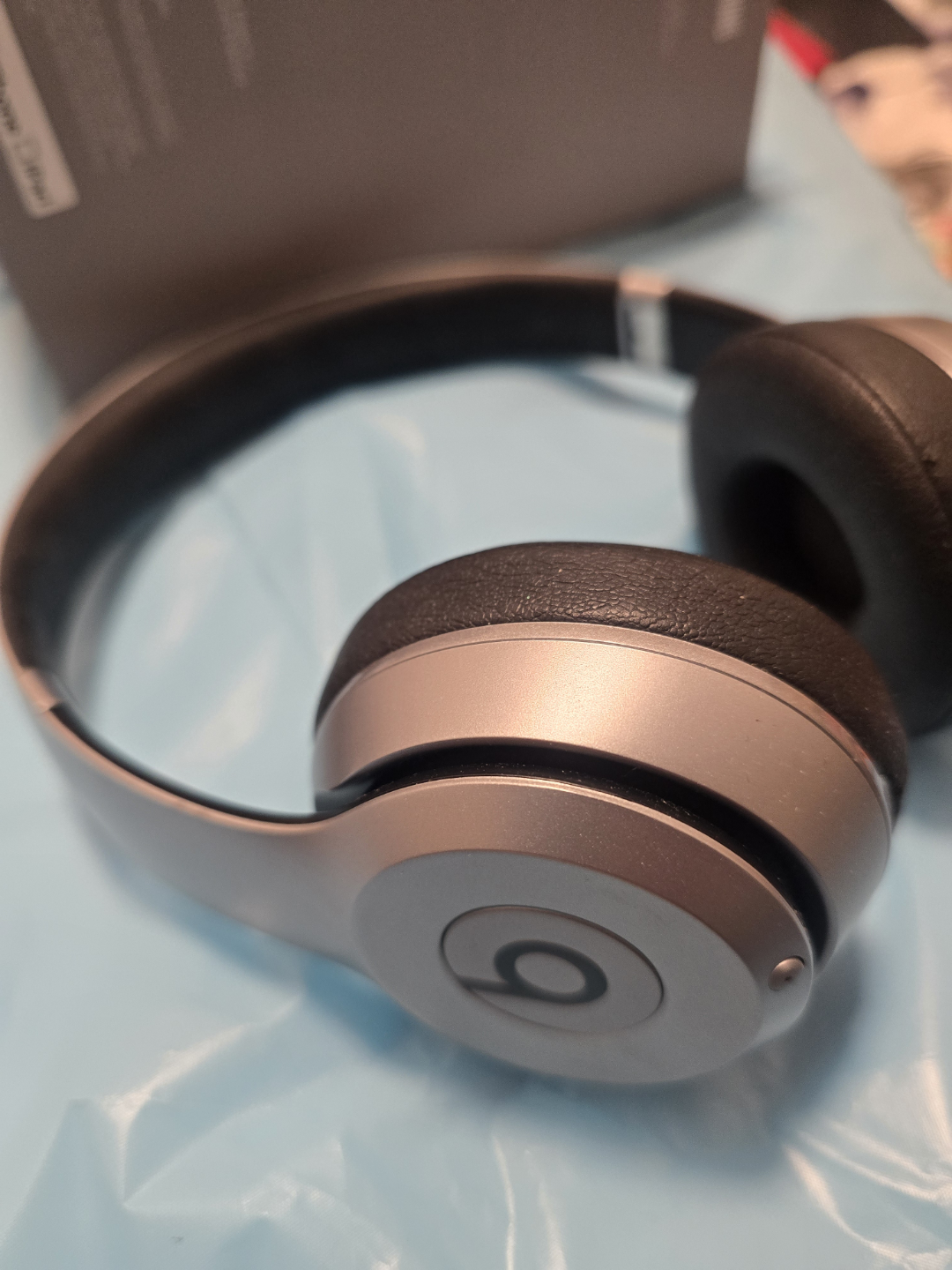 Beats Solo2 Wireless Headphones - Special Edition Space Grey