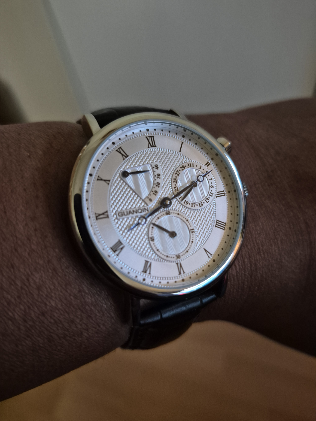 Guanqin Men's Watch with Leather Strap