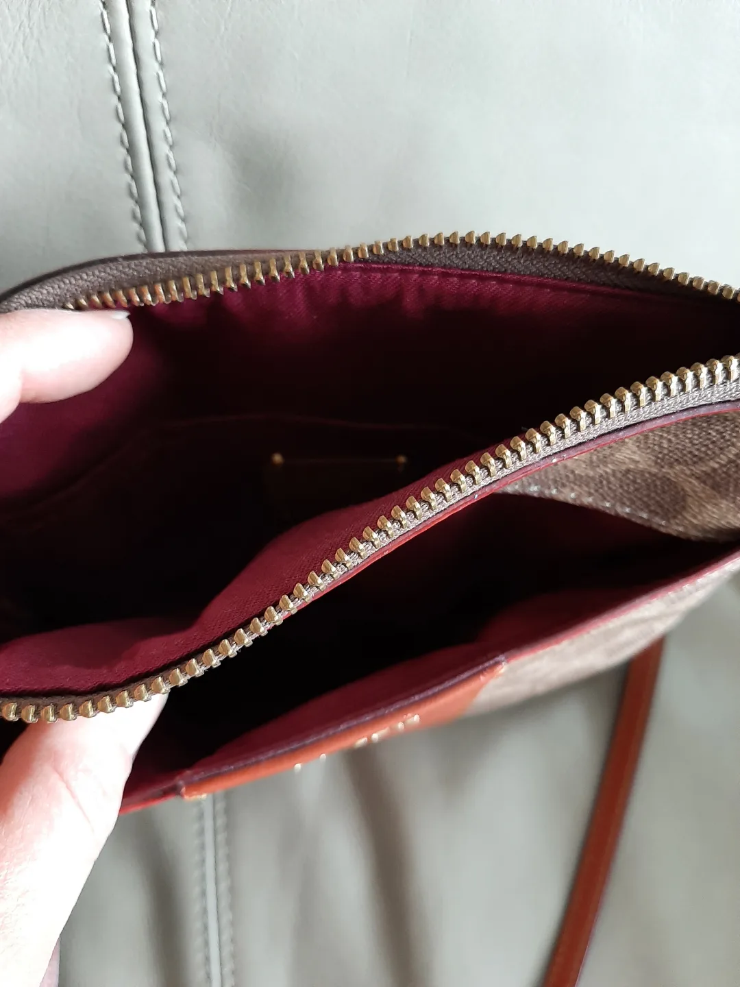 Coach Kitt Messenger Crossbody Bag image indicator(3)