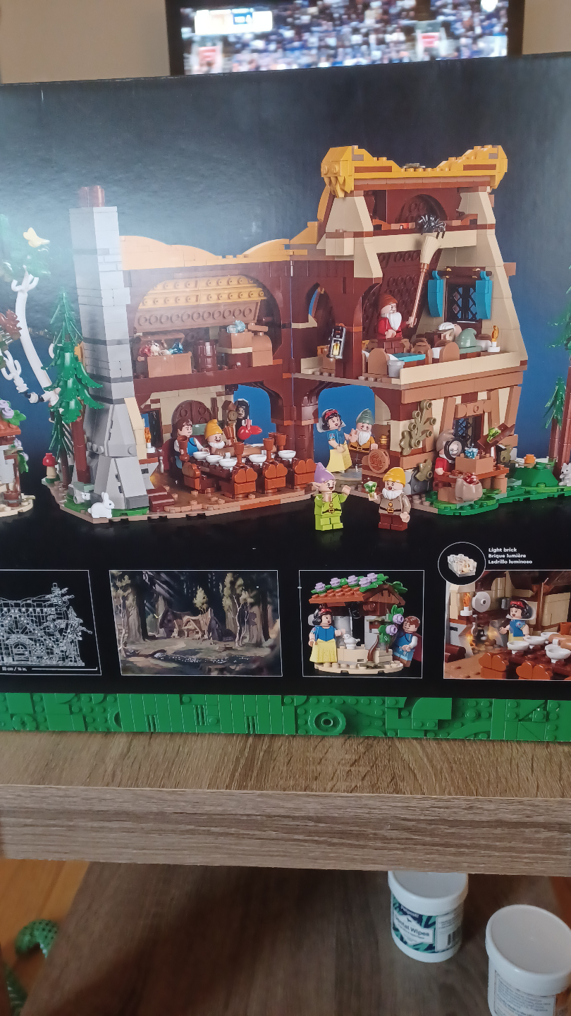 LEGO Disney Snow White's Enchanted Cottage 43214 - 2228 Pieces - photo 2