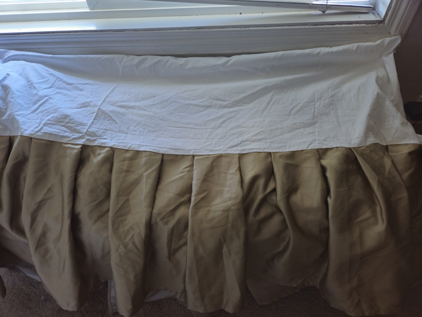 Elegant Golden Waterford Queen Size Bed Skirt - photo 2
