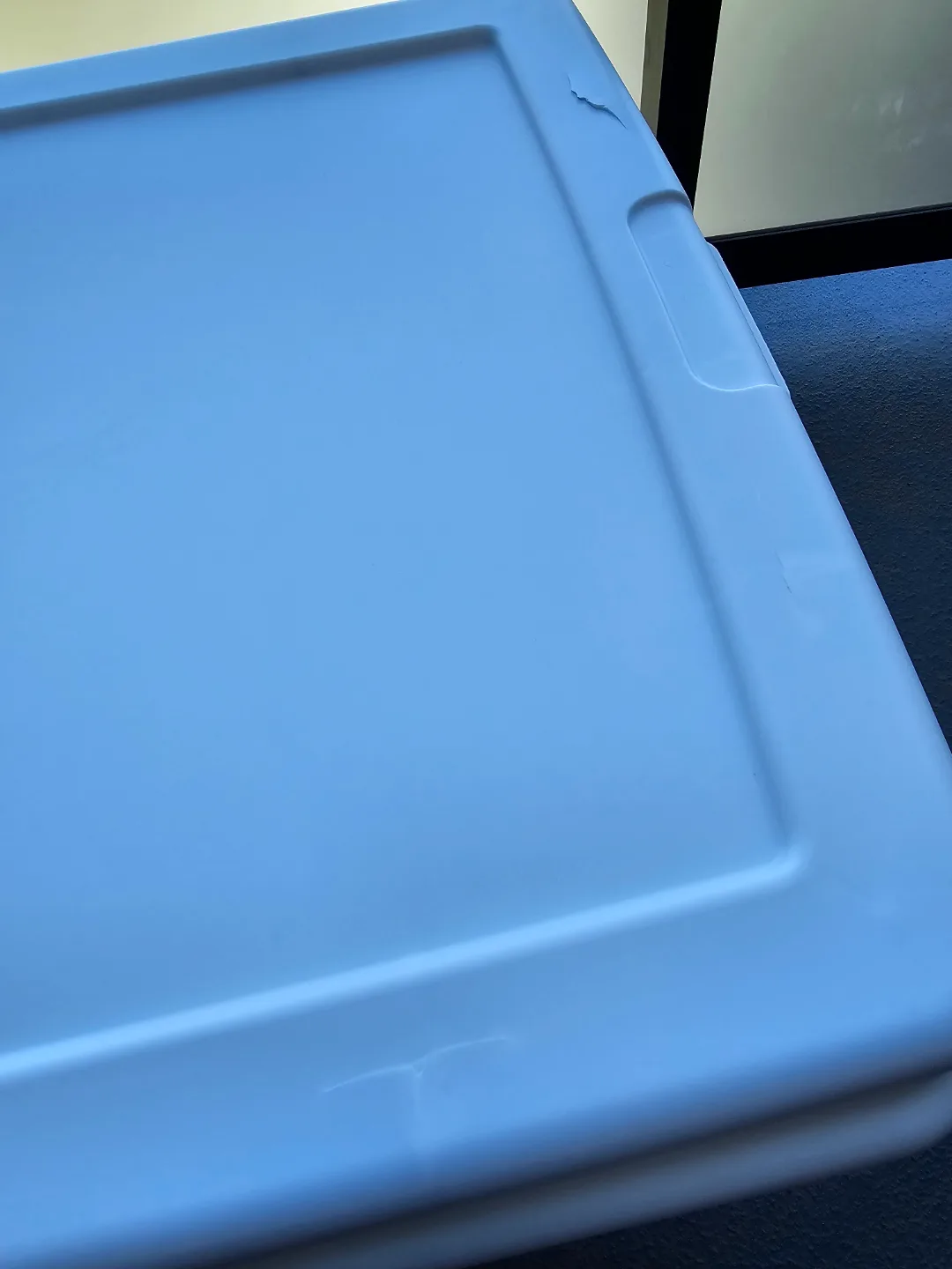 Sterilite 85 L/90 QT. Storage Box w/ Lid, White **CRACKED** image indicator(6)