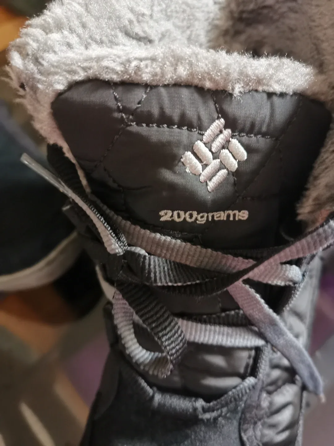 Columbia Women's Snow Boots Size 7.5 image indicator(2)