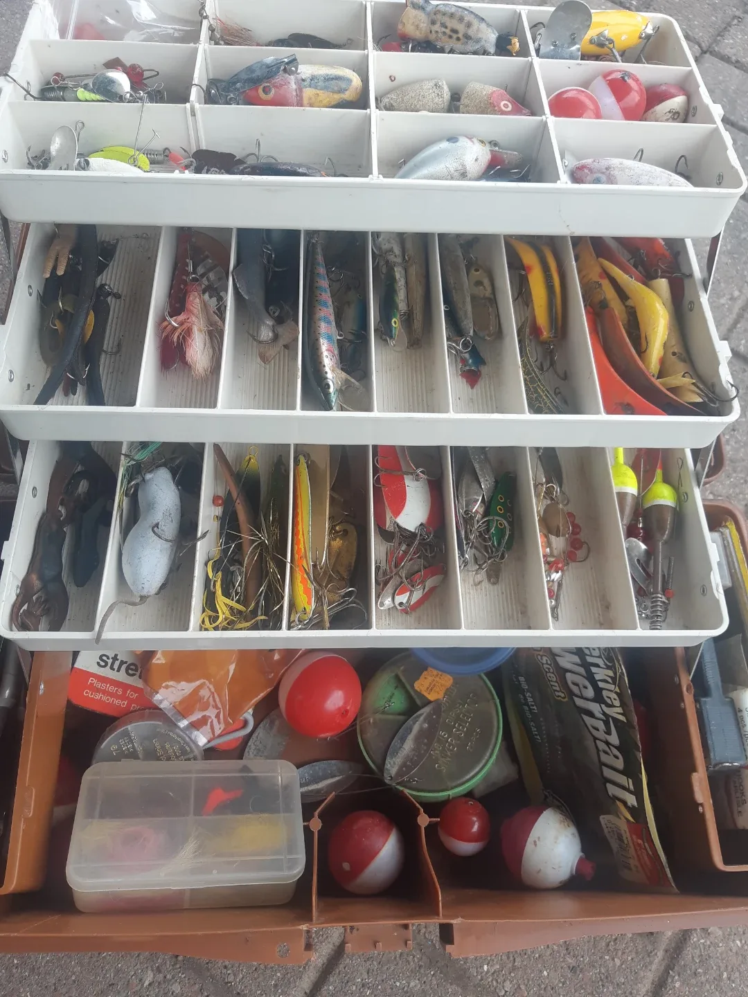 Vintage Old Pal Custom Tackle Box with Assorted Lures image indicator(3)