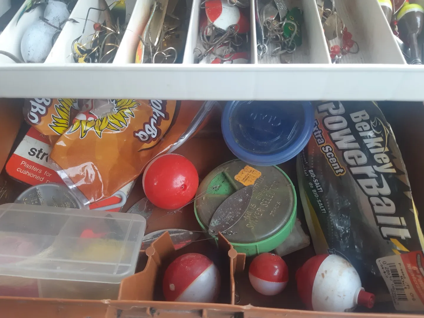 Vintage Old Pal Custom Tackle Box with Assorted Lures image indicator(4)