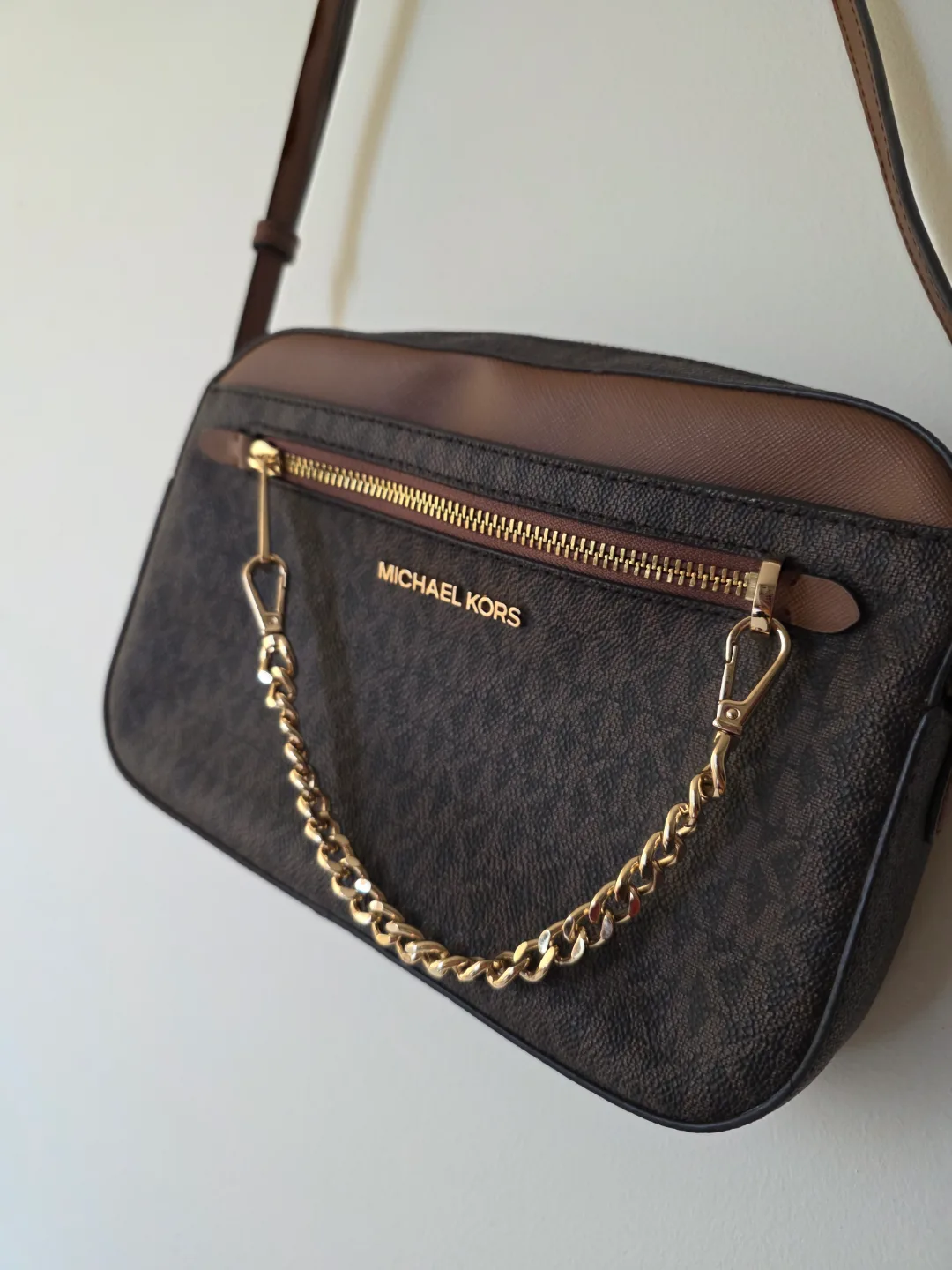 Michael Kors Jet Set Large Logo Crossbody Bag image indicator(3)