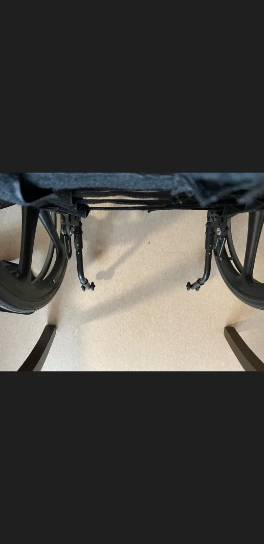 🇨🇦NEW Drive Medical Wheelchair - with front and seat cushion image indicator(5)