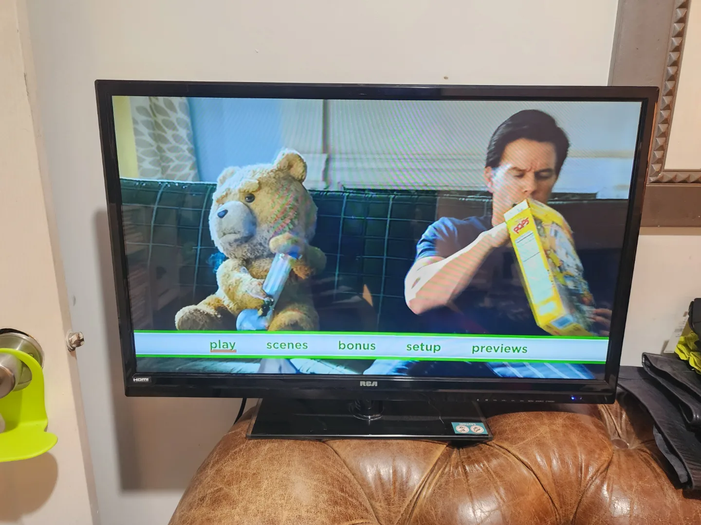Built in DVD RCA 28" LED TV thumbnail
