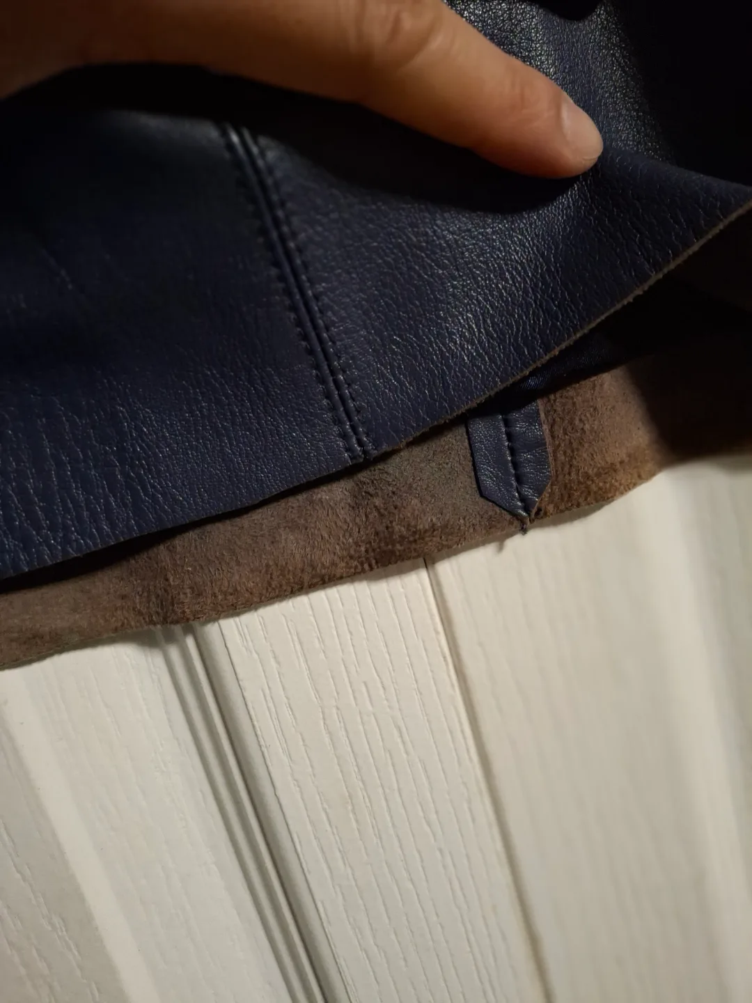 Women's US6 BCBG Straight Leather Skirt image indicator(4)