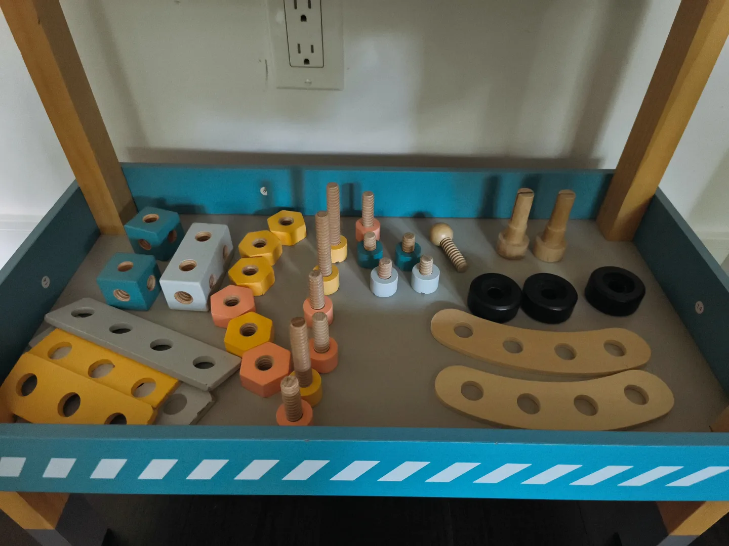 Wooden Kids' Toy Workbench with Accessories image indicator(2)